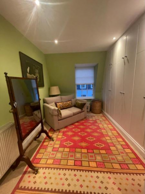 Regal Haven 4 Bed Home Near Buckingham Palace
